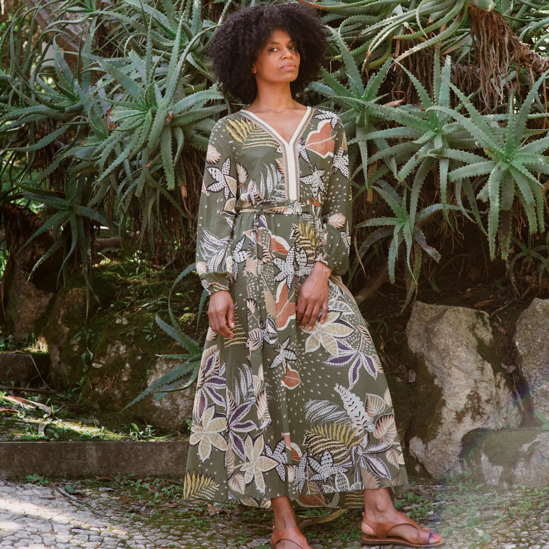 Woman in flowing floral maxi dress outdoors in summer — Emmy & Ellie maxi dresses