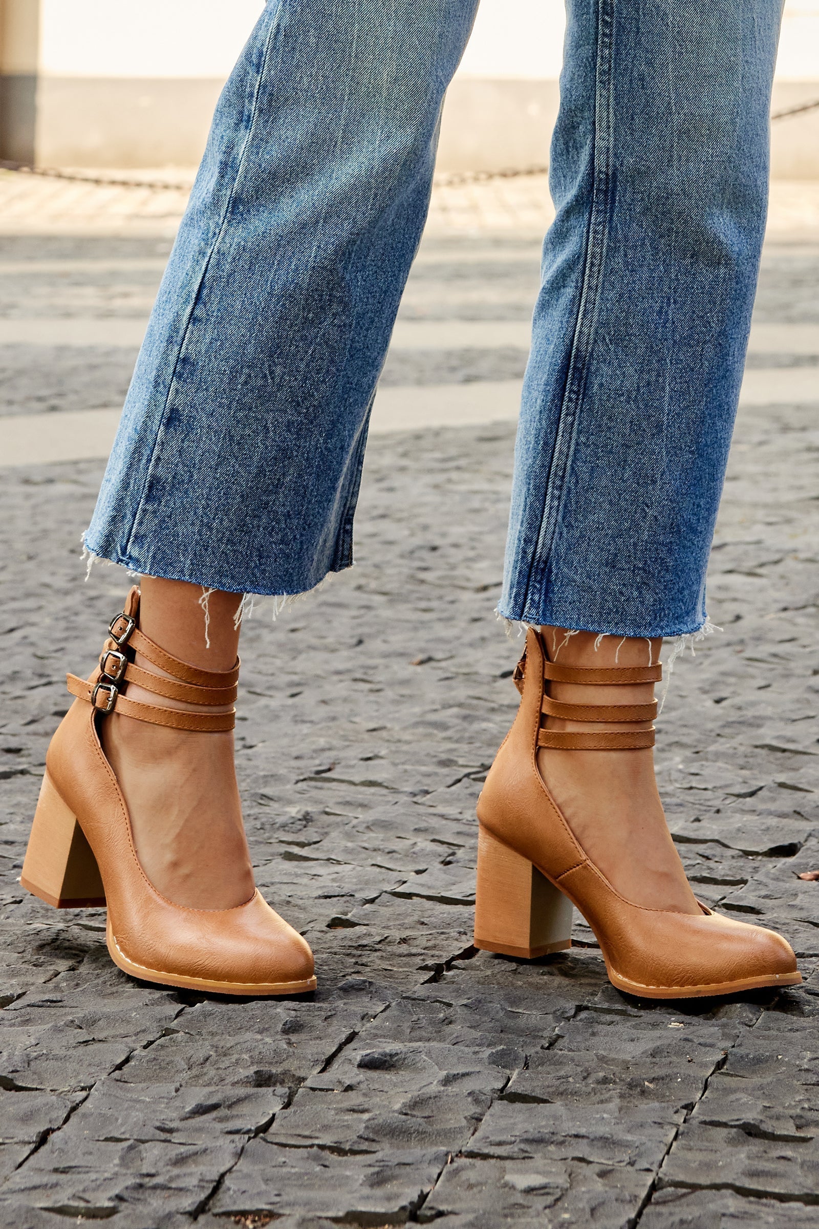 Women's Block Heel Sandals Closed Toe Ankle Strap Back Zipper – Formal Casual Style