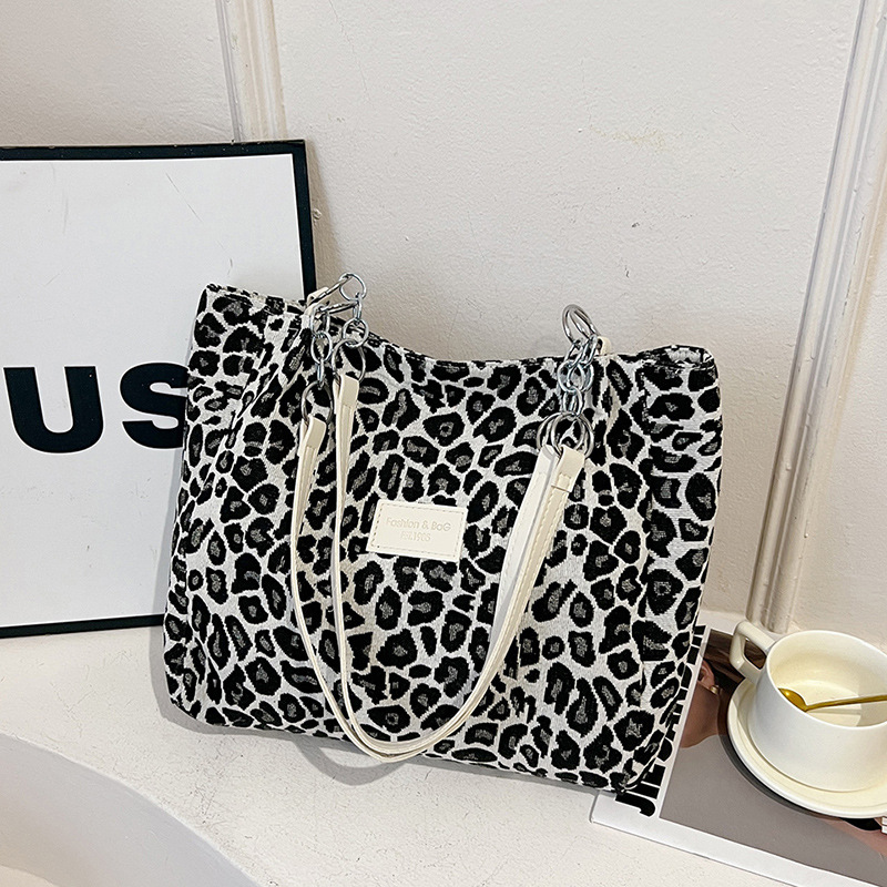 Women's Leopard Shoulder Bag Tote Wide Strap Chain Detail – Daily Carry