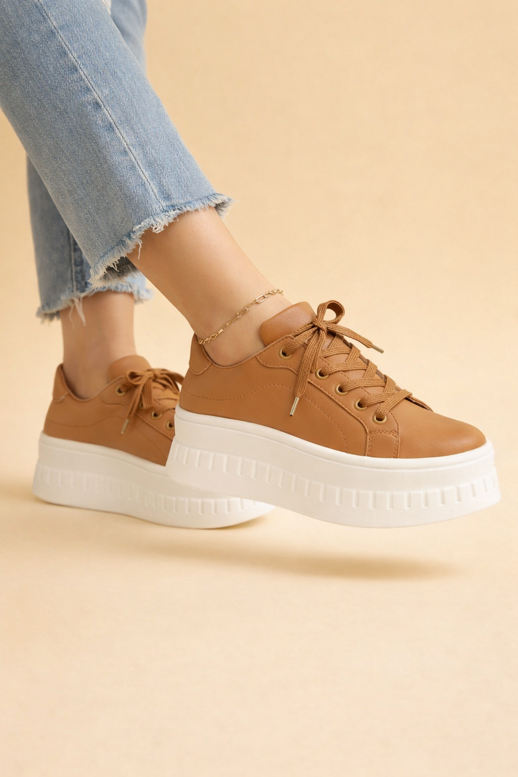 Women’s Sneakers Lace-Up Platform Sole Rounded Toe – City Shopping