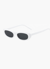 Women's Oval Sunglasses Black Narrow Frame Tinted Lens – Beach Vacation