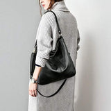 Women's Shoulder Bag Adjustable Strap Flap Closure – Everyday Carry